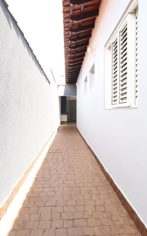 Casa para alugar com 294m², 4 quartos e 2 vagasCorredor