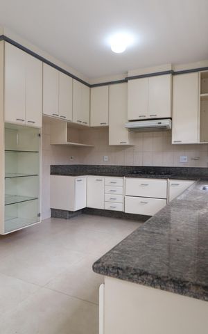 Casa para alugar com 294m², 4 quartos e 2 vagasCozinha