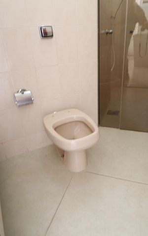 Casa para alugar com 294m², 4 quartos e 2 vagasBanheiro de serviço