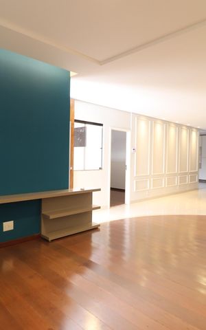 Casa para alugar com 294m², 4 quartos e 2 vagasSala