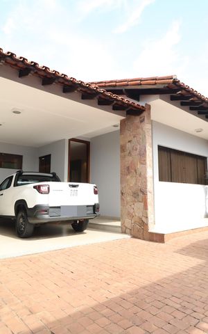 Casa para alugar com 294m², 4 quartos e 2 vagasGaragem