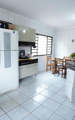 Casa à venda com 420m², 4 quartos e 4 vagas