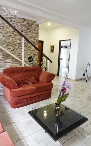 Casa à venda com 420m², 4 quartos e 4 vagas