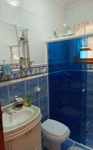 Casa à venda com 198m², 4 quartos e 2 vagas