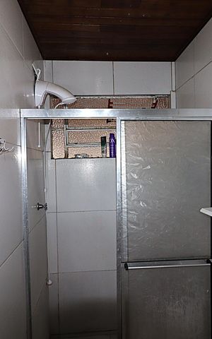 Casa à venda com 80m², 2 quartos e sem vagaBanheiro