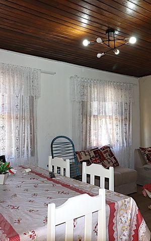 Casa à venda com 80m², 2 quartos e sem vagaSala