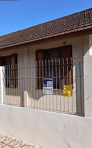 Casa à venda com 80m², 2 quartos e sem vagaFachada