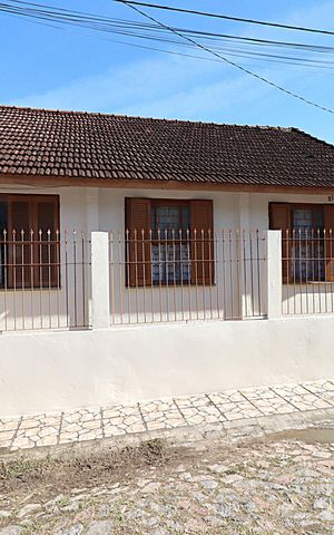 Casa à venda com 80m², 2 quartos e sem vagaFachada