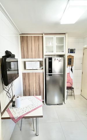 Apartamento à venda com 118m², 3 quartos e 3 vagas Apartamento à venda com 118m², 3 quartos e 3 vagasCozinha