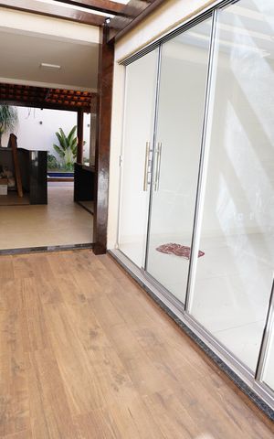 Casa à venda com 250m², 5 quartos e 4 vagas