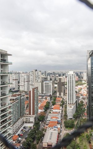 Apartamento à venda com 196m², 3 quartos e 4 vagas Apartamento à venda com 196m², 3 quartos e 4 vagasVista da Suíte 2