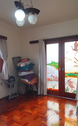 Casa à venda com 295m², 3 quartos e 2 vagasQuarto 3