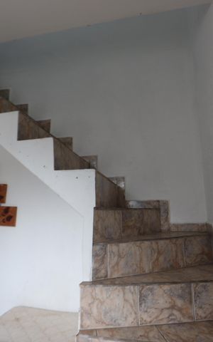 Casa para alugar com 135m², 2 quartos e 1 vagaEscada