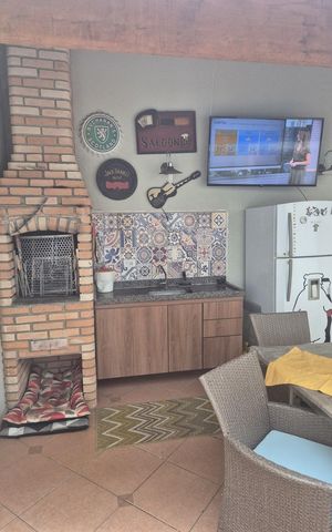Casa de condomínio à venda com 180m², 3 quartos e 2 vagas