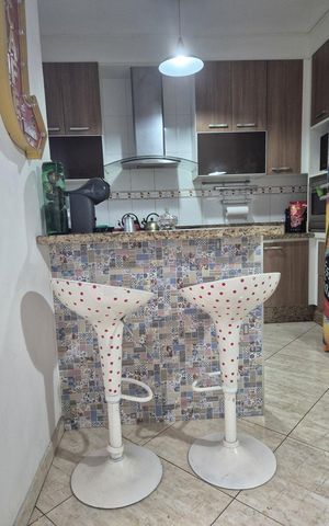 Casa de condomínio à venda com 180m², 3 quartos e 2 vagas
