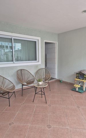 Casa de condomínio à venda com 180m², 3 quartos e 2 vagas
