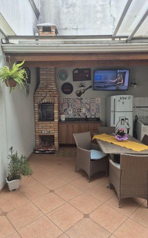Casa de condomínio à venda com 180m², 3 quartos e 2 vagas