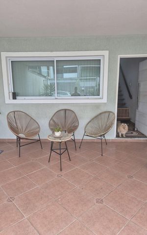 Casa de condomínio à venda com 180m², 3 quartos e 2 vagas