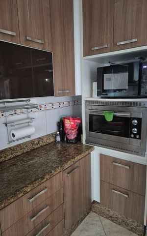 Casa de condomínio à venda com 180m², 3 quartos e 2 vagas
