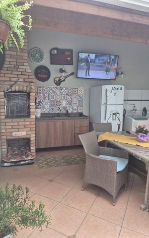 Casa de condomínio à venda com 180m², 3 quartos e 2 vagas