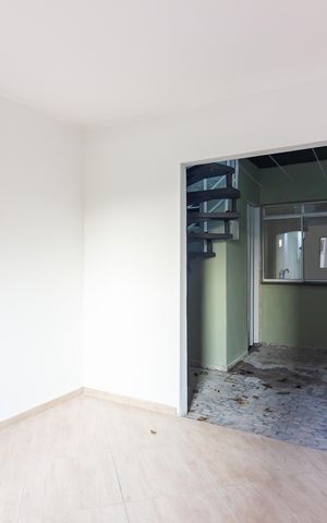 Casa de condomínio à venda com 99m², 3 quartos e 1 vaga Casa de condomínio à venda com 99m², 3 quartos e 1 vagaComodo