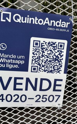 Casa à venda com 257m², 3 quartos e 3 vagas Casa à venda com 257m², 3 quartos e 3 vagasPlaca