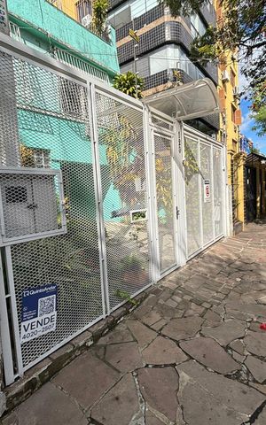 Casa à venda com 257m², 3 quartos e 3 vagas Casa à venda com 257m², 3 quartos e 3 vagasFachada