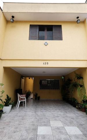Casa à venda com 130m², 3 quartos e 2 vagasÁrea externa