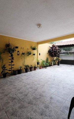 Casa à venda com 130m², 3 quartos e 2 vagasÁrea externa