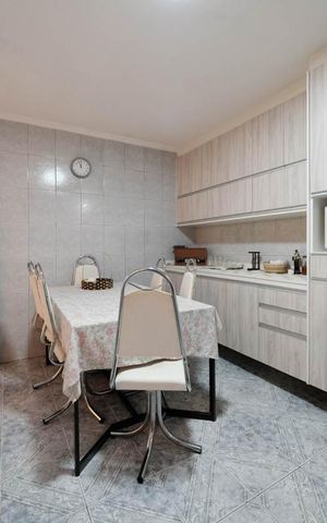 Casa à venda com 130m², 3 quartos e 2 vagasCozinha