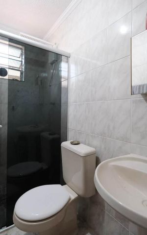 Casa à venda com 130m², 3 quartos e 2 vagasBanheiro 1