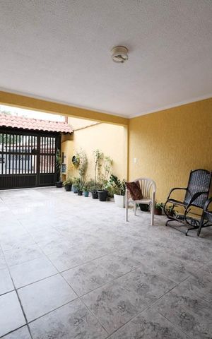 Casa à venda com 130m², 3 quartos e 2 vagasÁrea externa