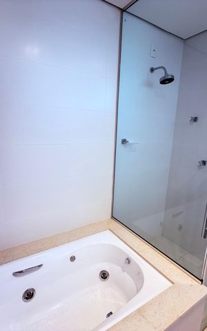 Apartamento para alugar com 342m², 5 quartos e 5 vagas