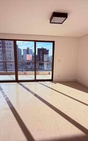 Apartamento para alugar com 342m², 5 quartos e 5 vagas