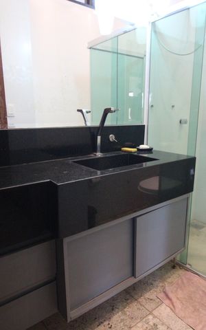 Casa à venda com 300m², 4 quartos e 3 vagasBanheiro