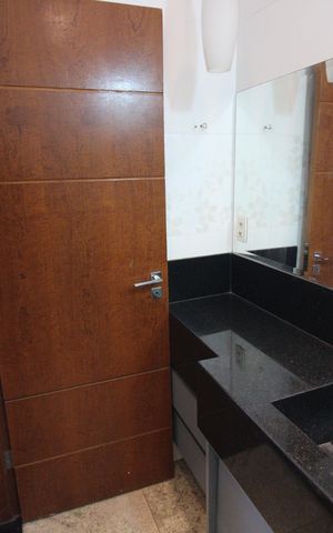Casa à venda com 300m², 4 quartos e 3 vagasBanheiro