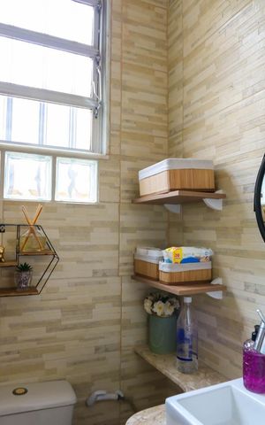 Apartamento à venda com 77m², 2 quartos e sem vaga Apartamento à venda com 77m², 2 quartos e sem vagaBanheiro de serviço