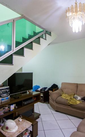 Casa à venda com 120m², 3 quartos e 2 vagasSala
