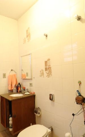 Casa para alugar com 440m², 4 quartos e 2 vagasBanheiro Social 