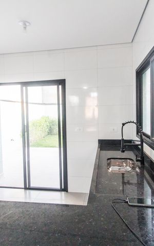 Casa de condomínio à venda com 170m², 3 quartos e 4 vagas Casa de condomínio à venda com 170m², 3 quartos e 4 vagasCozinha