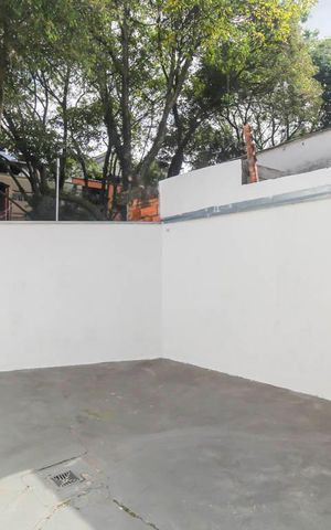 Casa à venda com 80m², 1 quarto e 2 vagas Casa à venda com 80m², 1 quarto e 2 vagasQuintal
