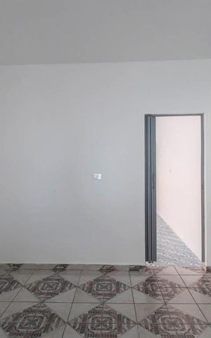 Casa à venda com 80m², 1 quarto e 2 vagas Casa à venda com 80m², 1 quarto e 2 vagasSala