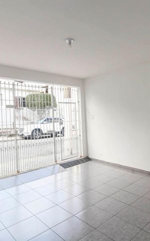 Casa à venda com 80m², 1 quarto e 2 vagas Casa à venda com 80m², 1 quarto e 2 vagasGaragem