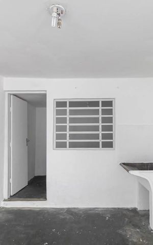 Casa à venda com 80m², 1 quarto e 2 vagas Casa à venda com 80m², 1 quarto e 2 vagasÁrea de Serviço