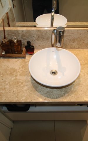 Casa à venda com 78m², 3 quartos e 2 vagasBanheiro 1