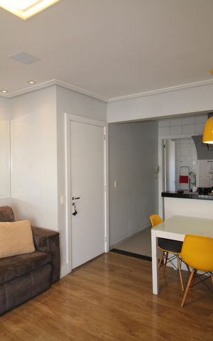Casa à venda com 78m², 3 quartos e 2 vagasSala