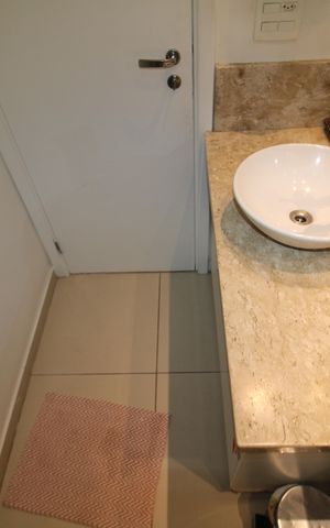 Casa à venda com 78m², 3 quartos e 2 vagasBanheiro 1