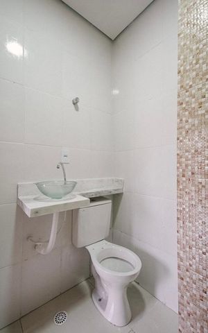 Casa à venda com 80m², 3 quartos e 1 vaga Casa à venda com 80m², 3 quartos e 1 vagaBanheiro da Suíte