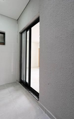 Casa à venda com 80m², 3 quartos e 1 vagaÁrea de Serviço