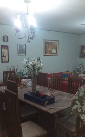 Casa à venda com 360m², 4 quartos e 4 vagas Casa à venda com 360m², 4 quartos e 4 vagasSala